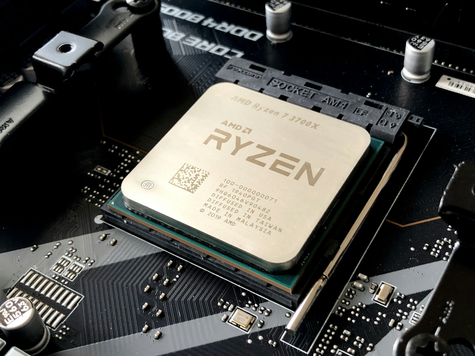 Electronic Components — Computer components, electronic spare parts, power components and replacement items.